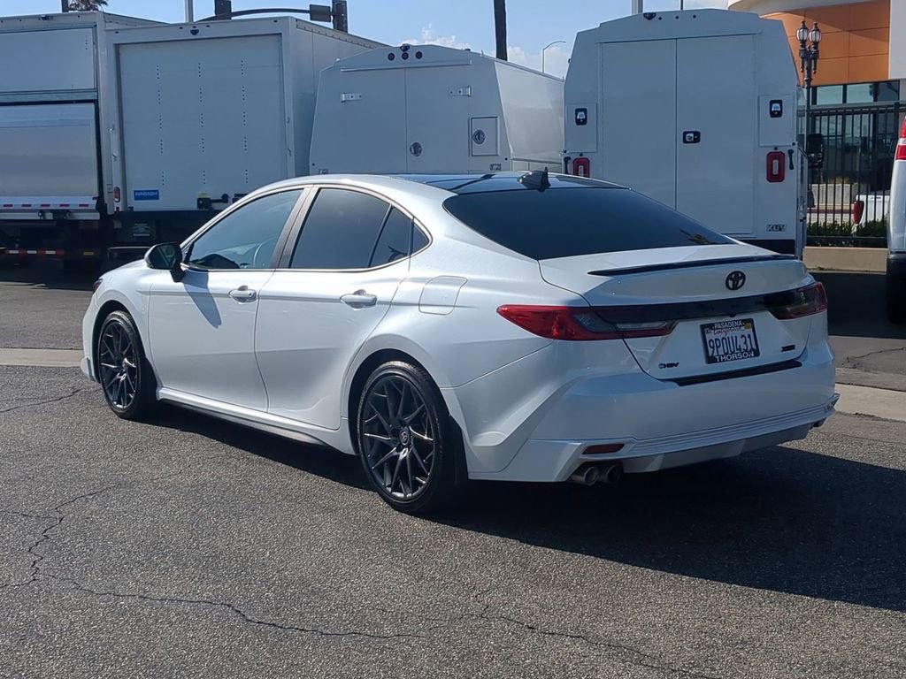 Used 2025 Toyota Camry XSE FWD image 4