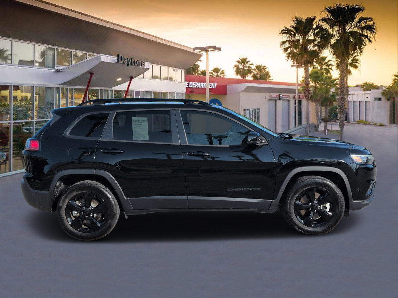 Certified 2023 Jeep Cherokee Altitude Lux w/ Lux Elite Package AWD/4WD image 2