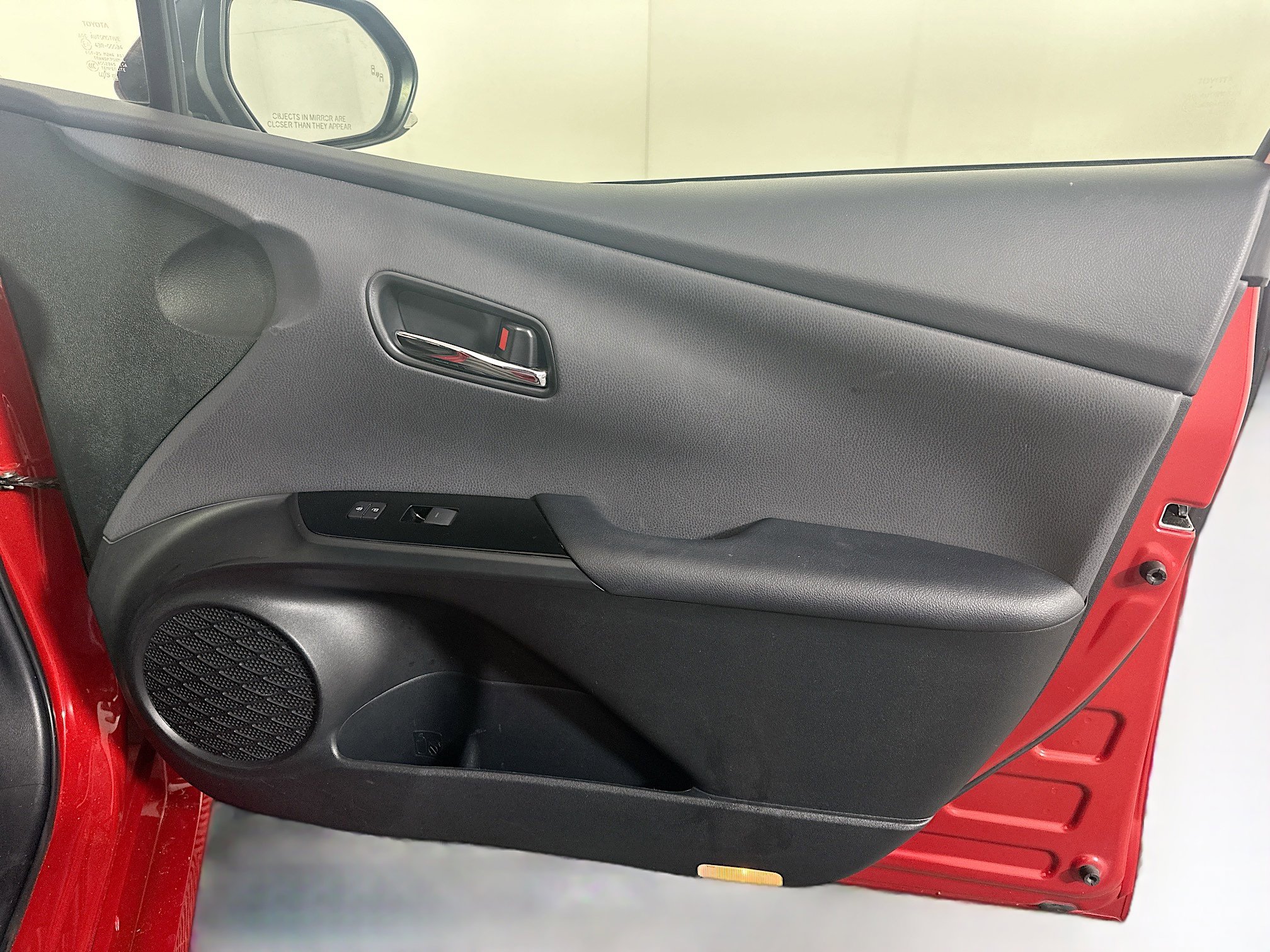 Used 2022 Toyota Prius XLE w/ Advanced Technology Package image 32