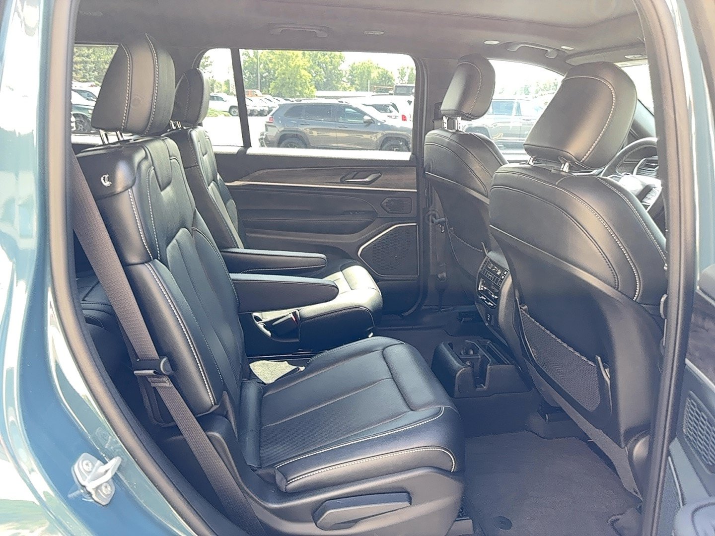 New 2026 Jeep Grand Cherokee L Limited AWD/4WD image 7