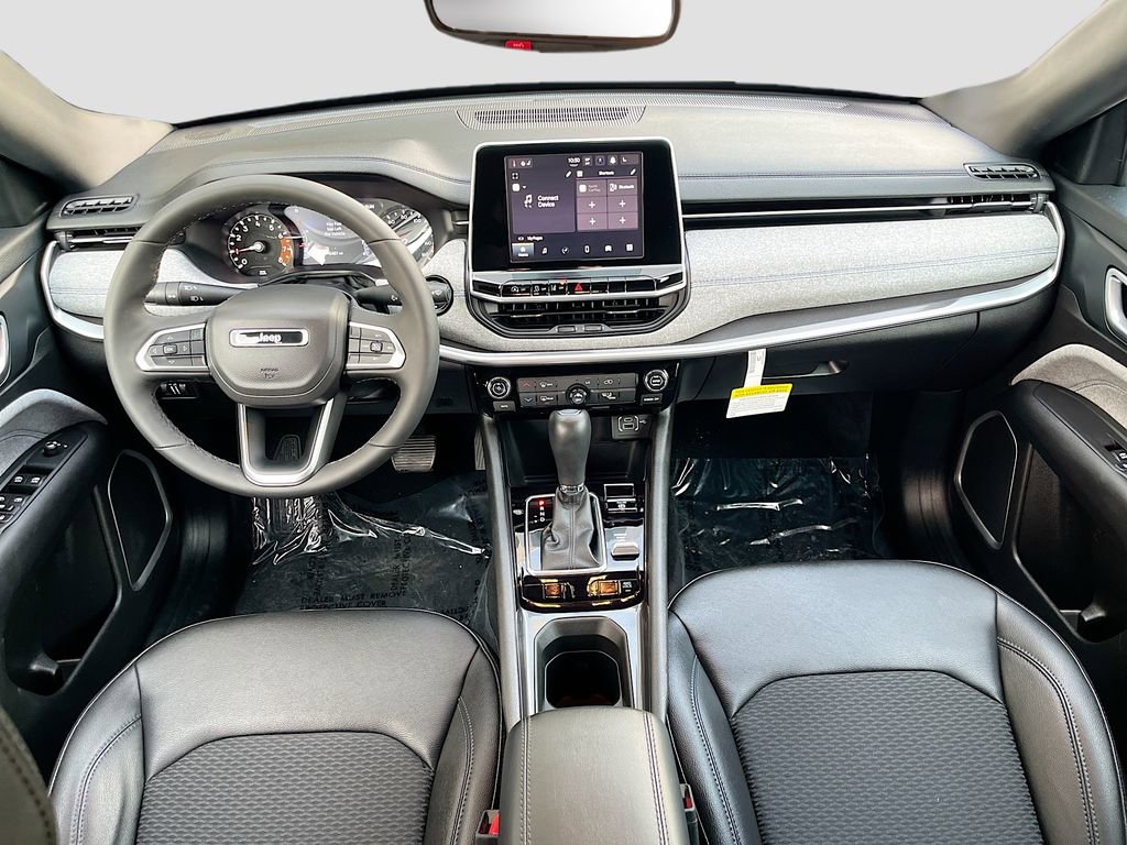 Used 2025 Jeep Compass Latitude image 21