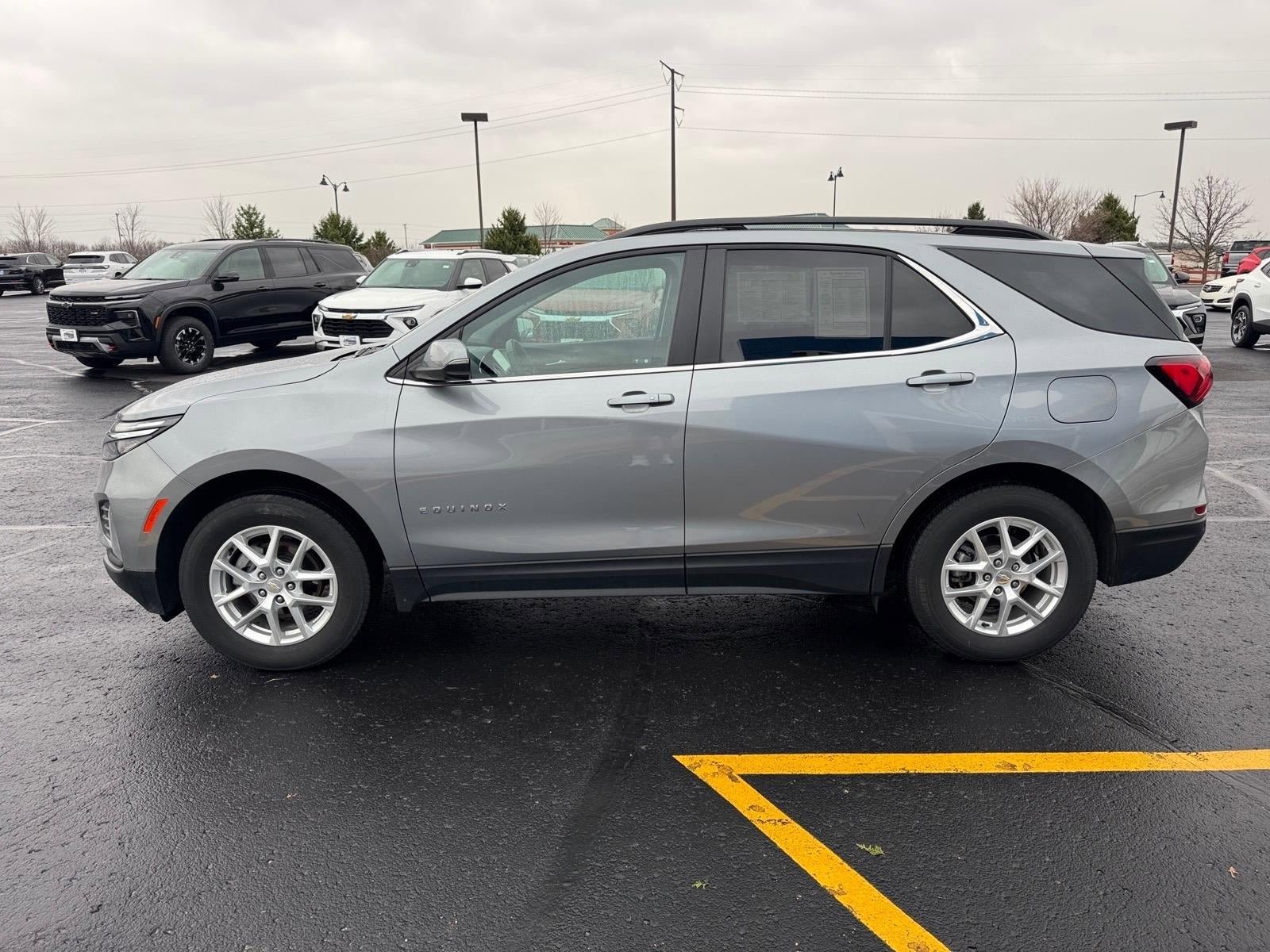 Used 2024 Chevrolet Equinox LT AWD/4WD image 2