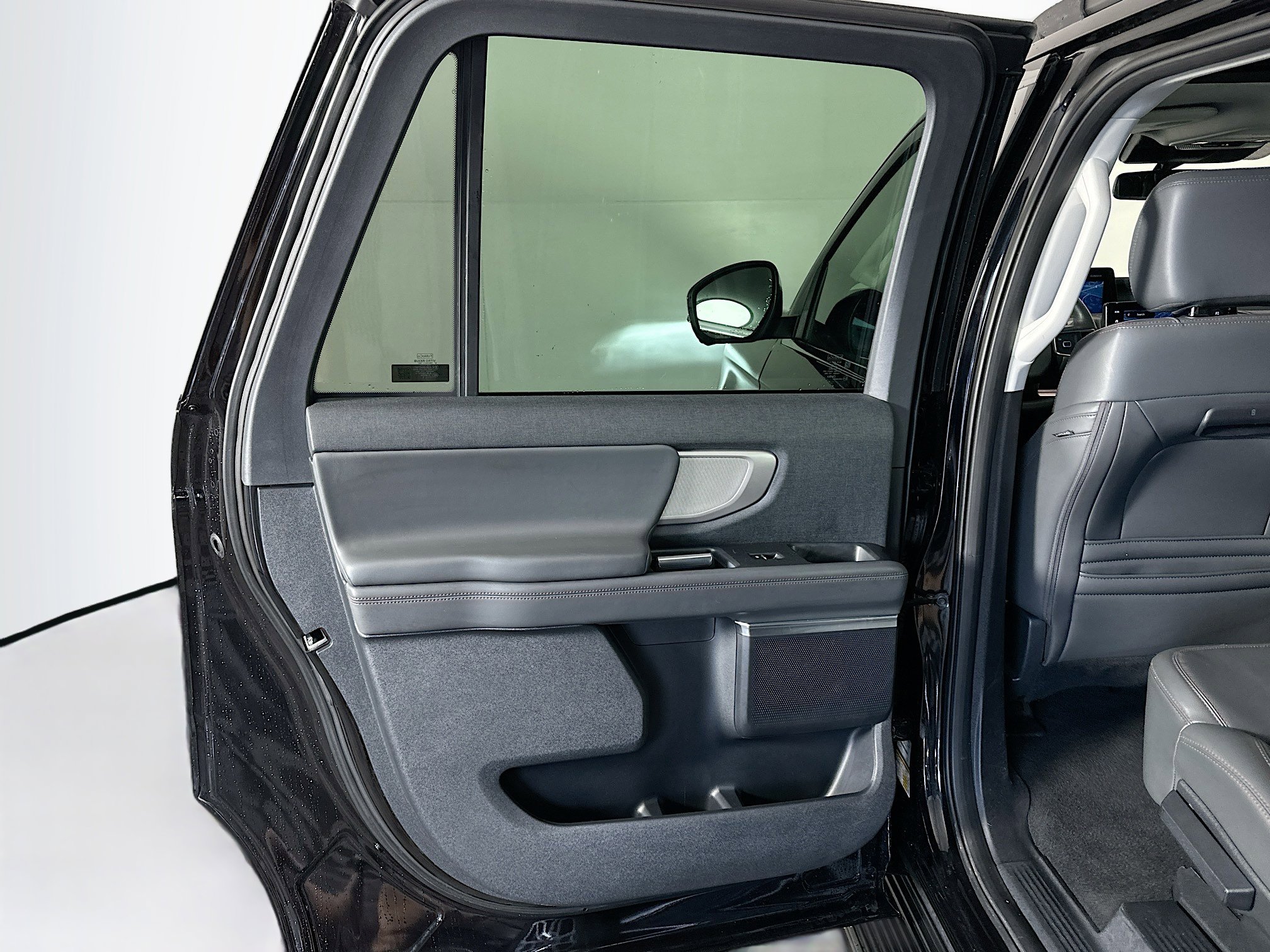 Used 2025 Ford Expedition Max Active AWD/4WD image 27