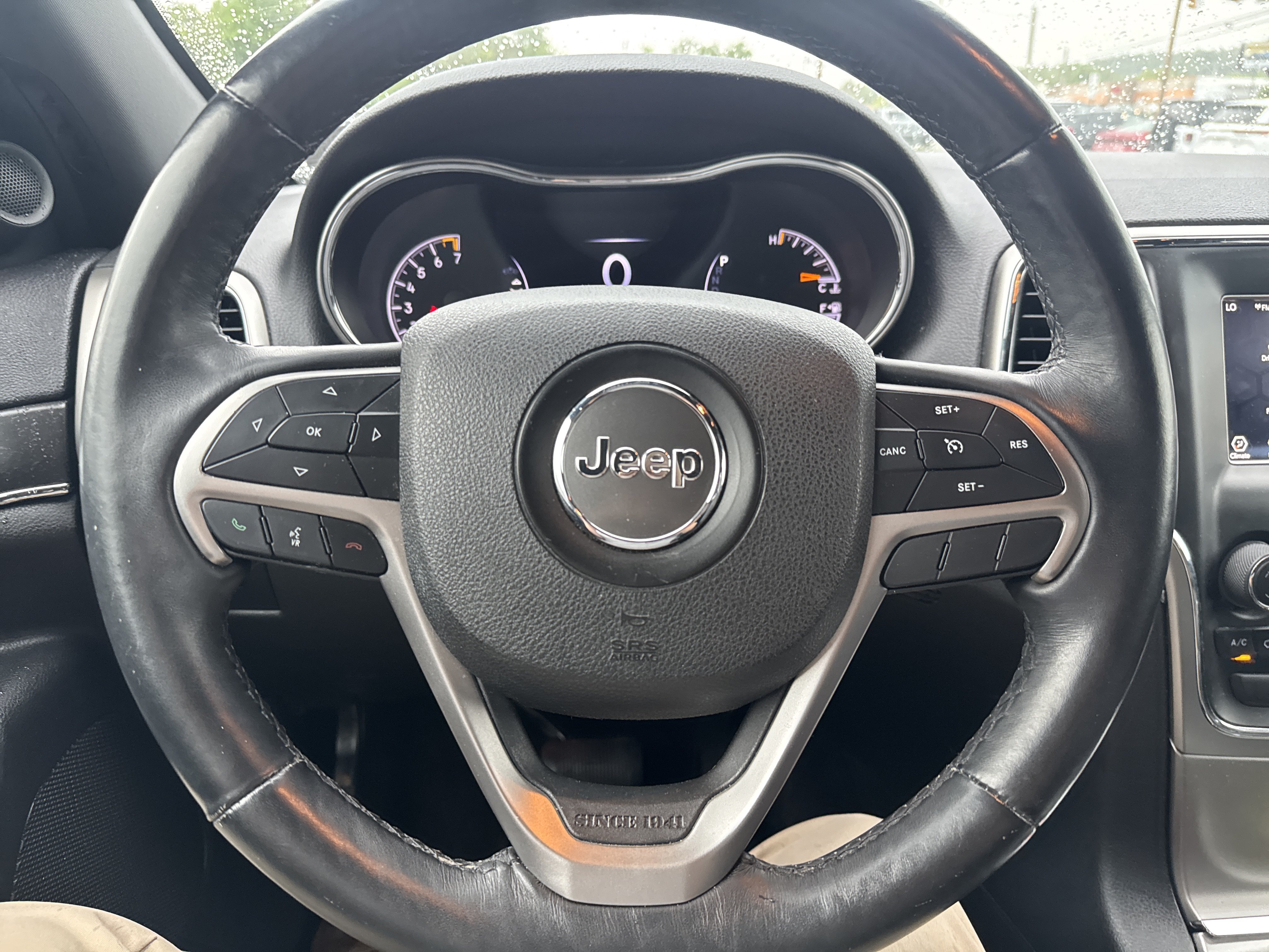 Used 2018 Jeep Grand Cherokee Limited AWD/4WD image 17