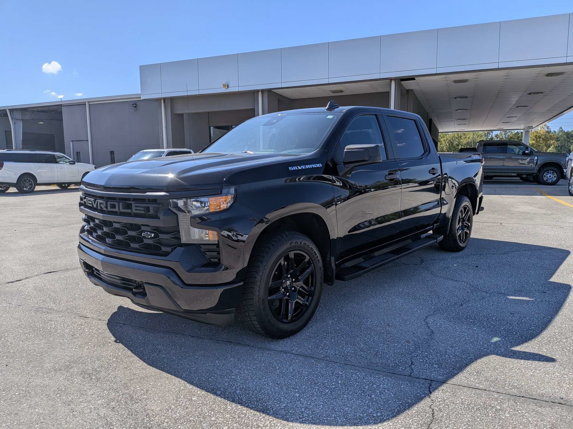 Used 2022 Chevrolet Silverado 1500 Custom AWD/4WD image 8