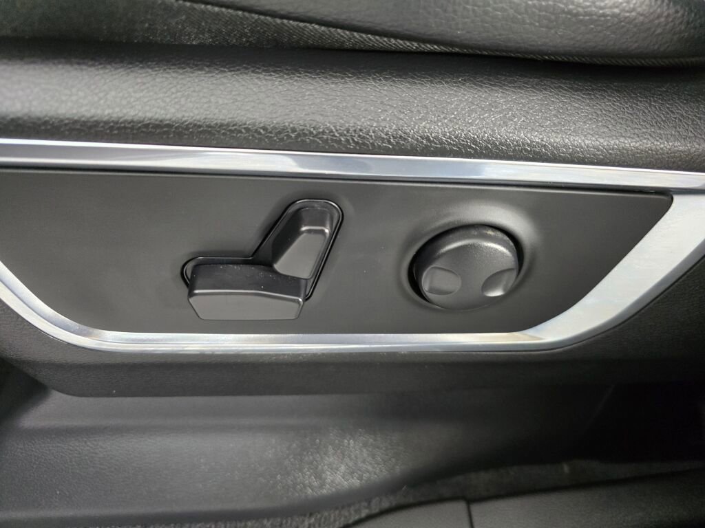 Used 2025 RAM 1500 Laramie image 21