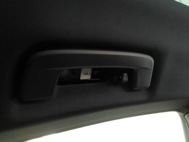 Used 2022 Porsche Taycan image 30