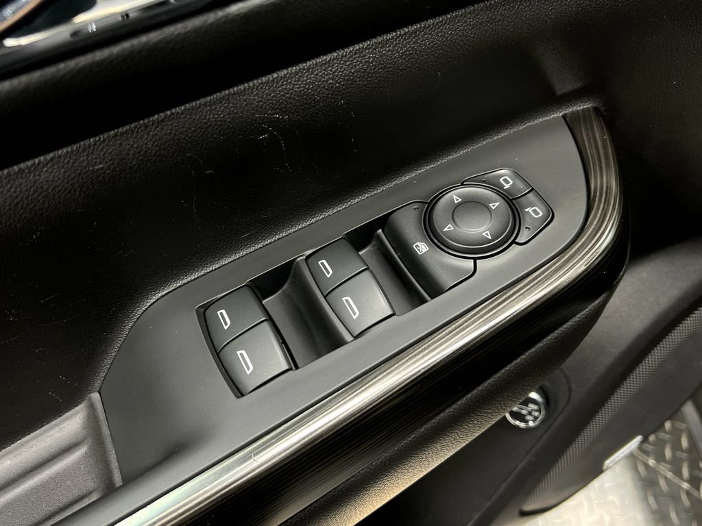 Used 2018 GMC Acadia SLT w/ LPO, Floor Liner Package AWD/4WD image 17
