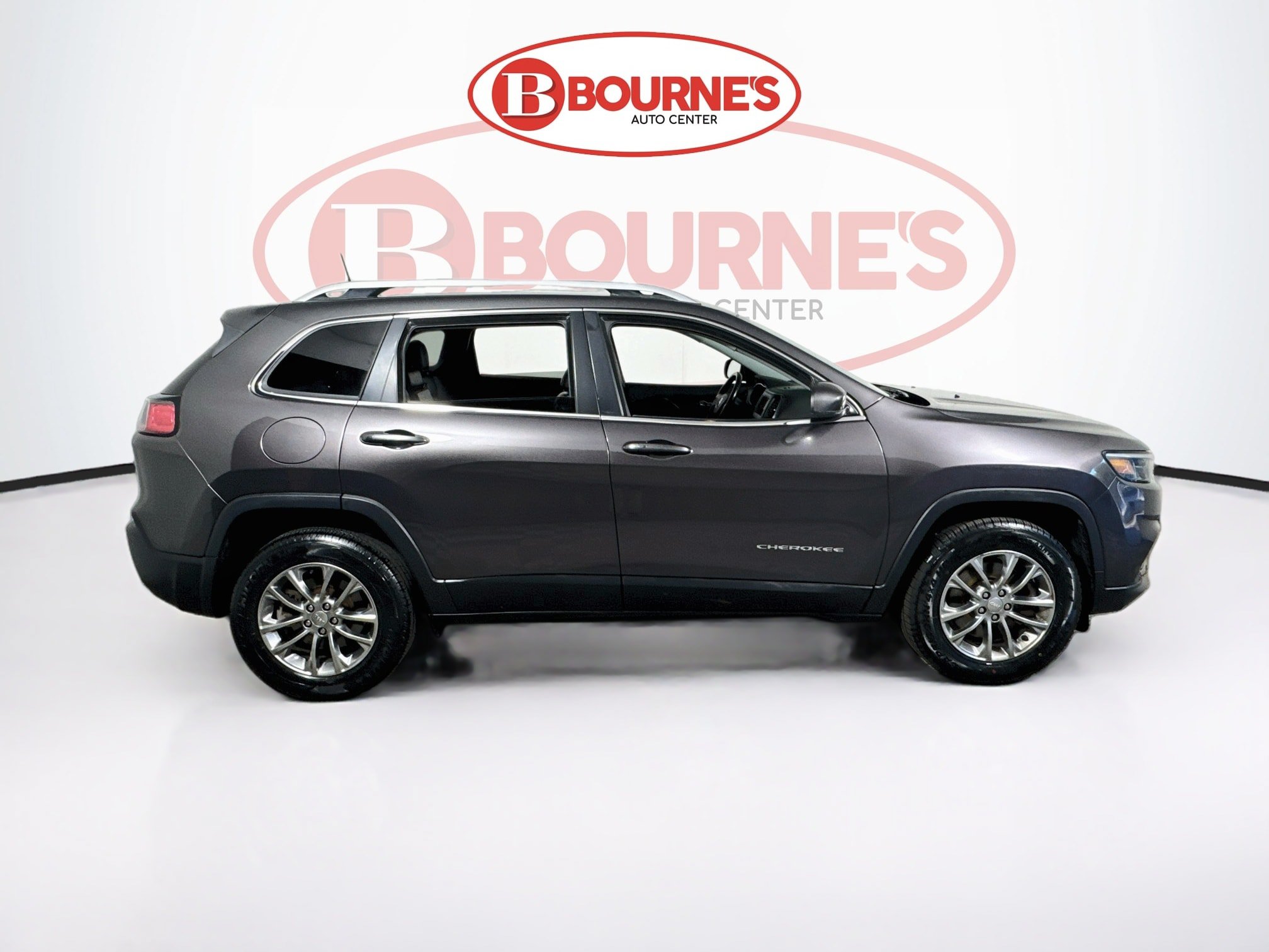 Used 2019 Jeep Cherokee Latitude Plus w/ Cold Weather Group AWD/4WD image 10