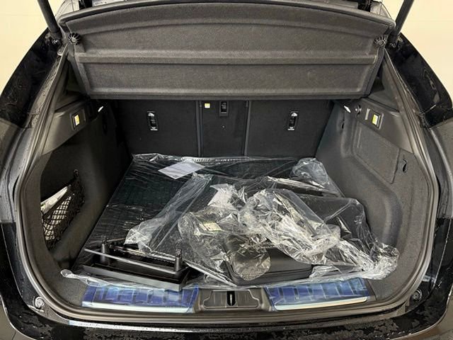 New 2026 Jaguar F-PACE R-Dynamic S image 16