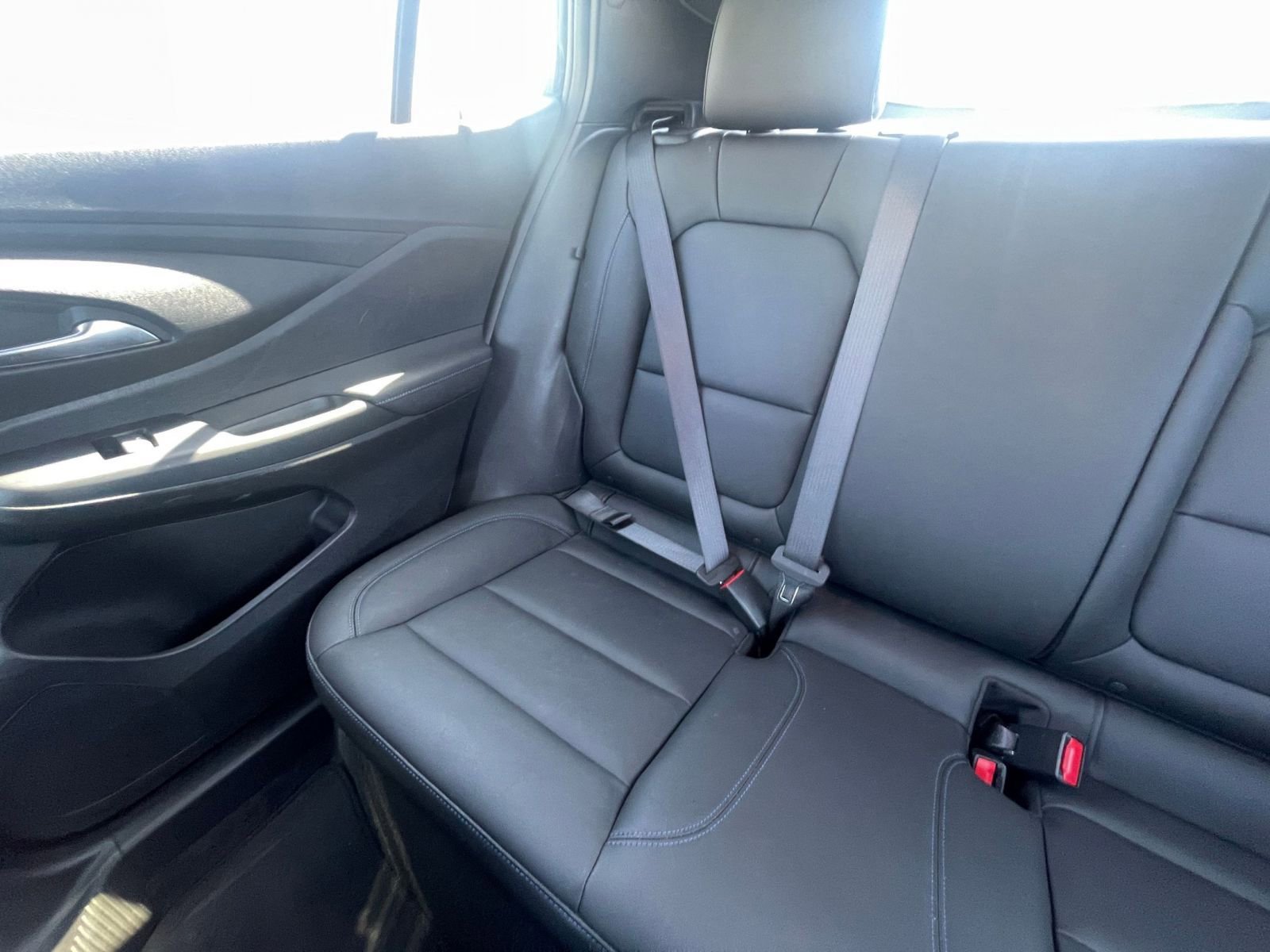 Used 2025 Buick Envista Sport Touring image 38