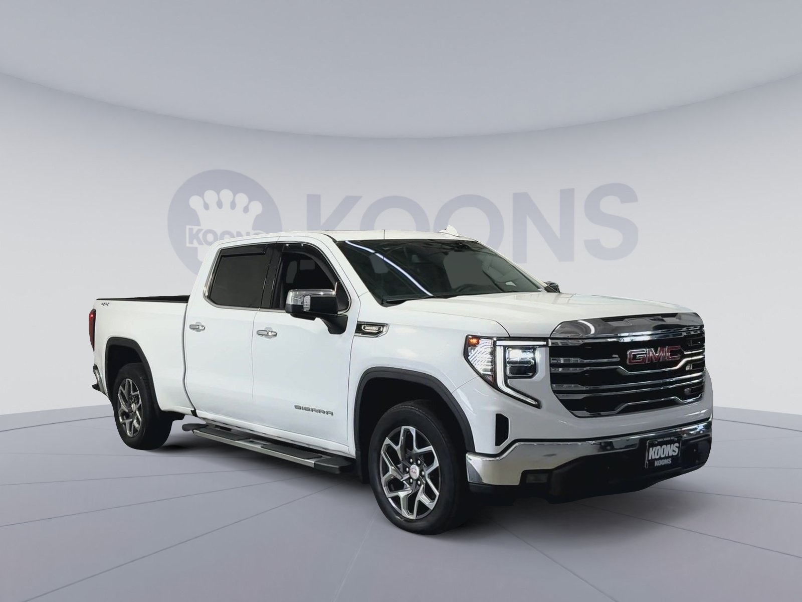 Used 2023 GMC Sierra 1500 SLT w/ SLT Premium Package AWD/4WD image 2