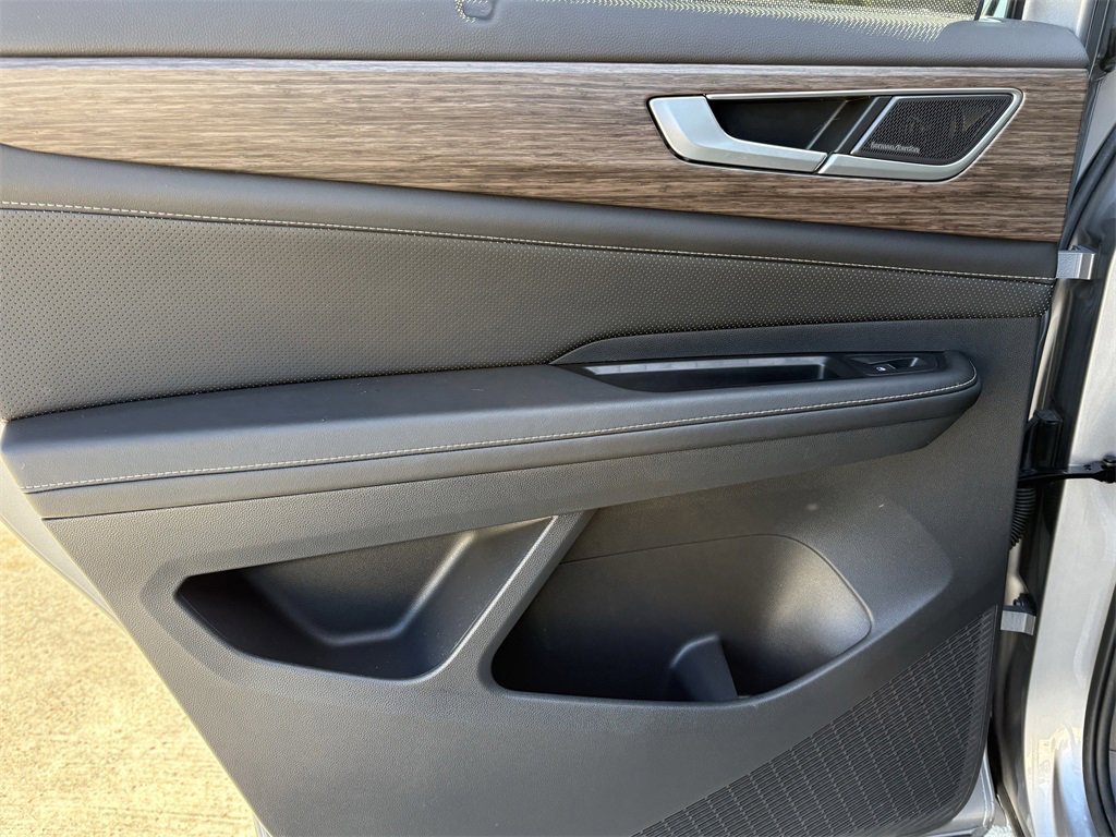 Used 2024 Volkswagen Atlas SEL Premium R-Line image 24