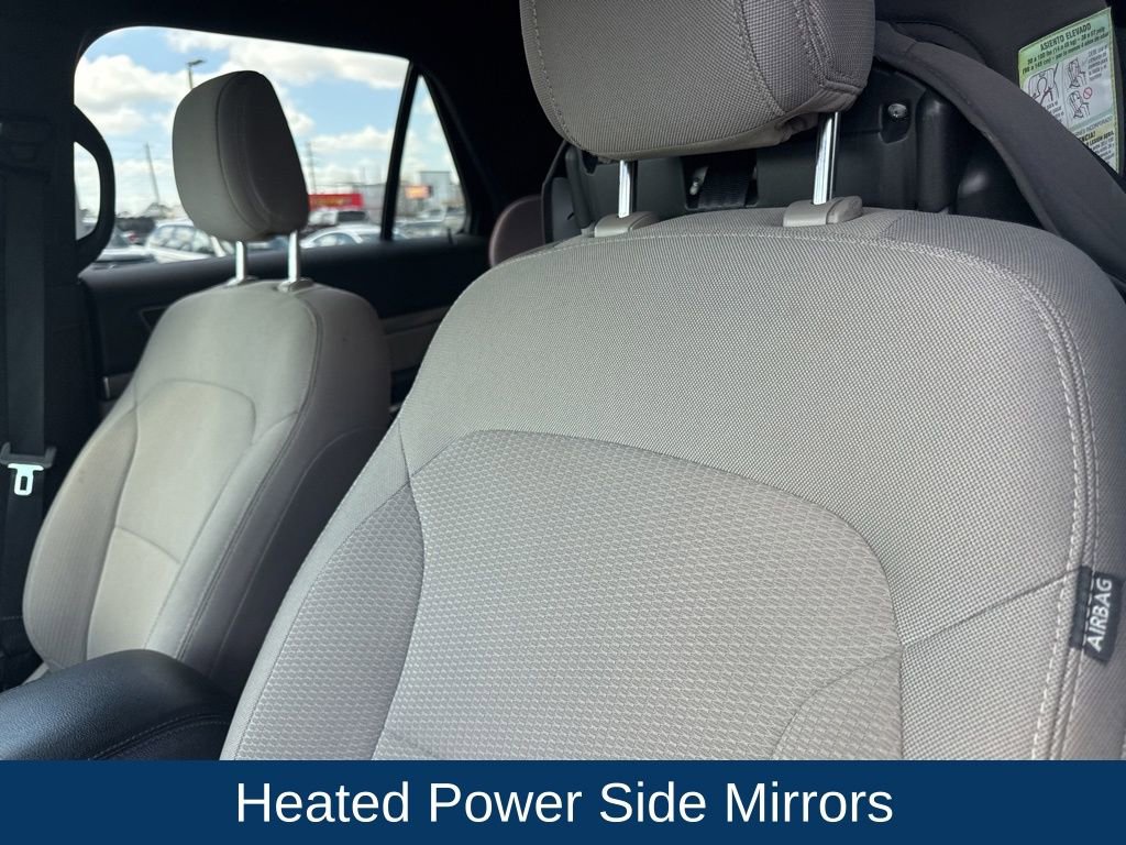 Used 2018 Ford Explorer XLT image 11