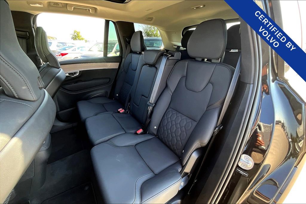 Certified 2025 Volvo XC90 B6 Plus image 34