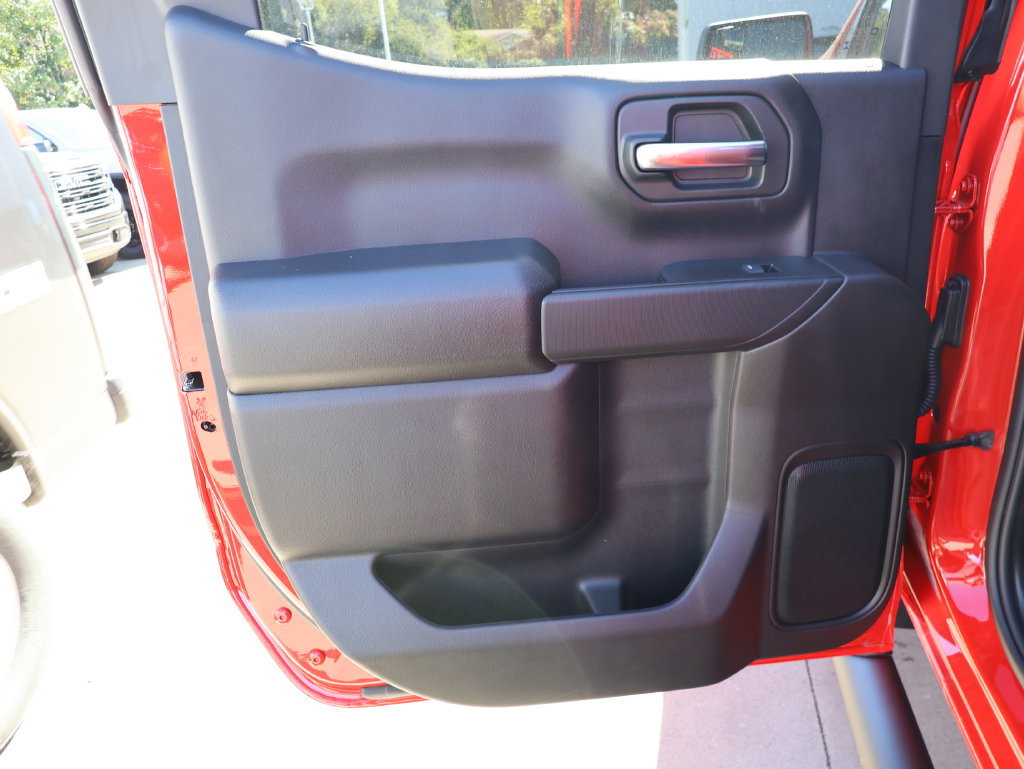 New 2026 Chevrolet Silverado 1500 Custom w/ Turbomax Blackout Package AWD/4WD image 25