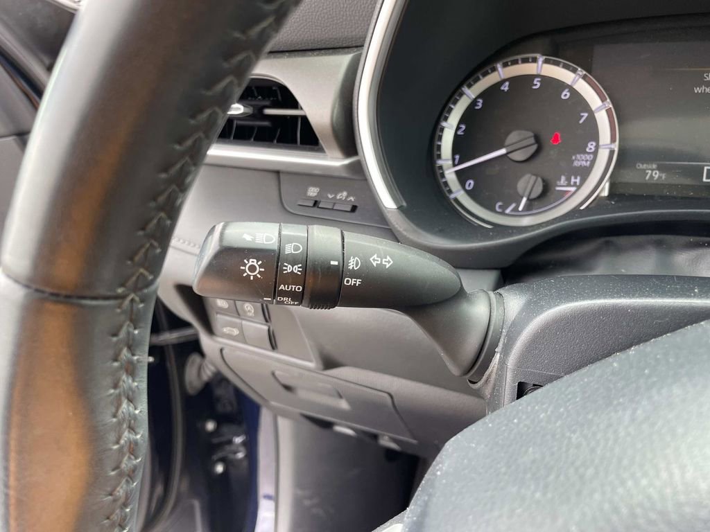 Used 2023 Toyota Highlander XLE image 24