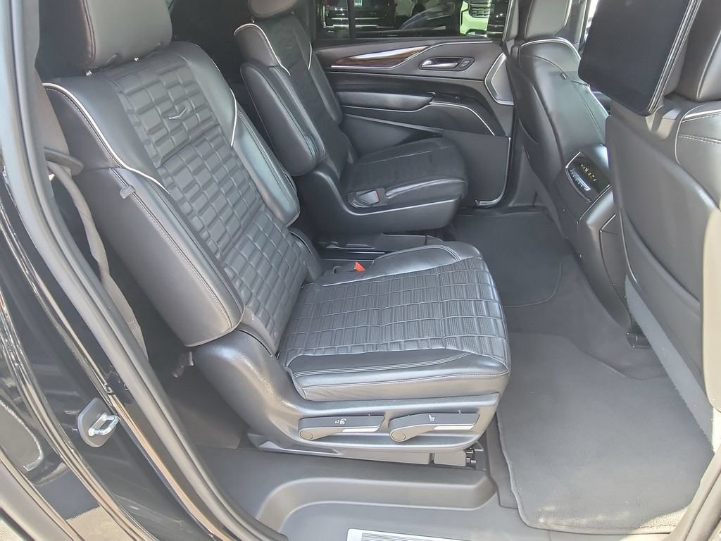 Certified 2023 Cadillac Escalade ESV Sport Platinum w/ LPO, ONYX Package AWD/4WD image 27