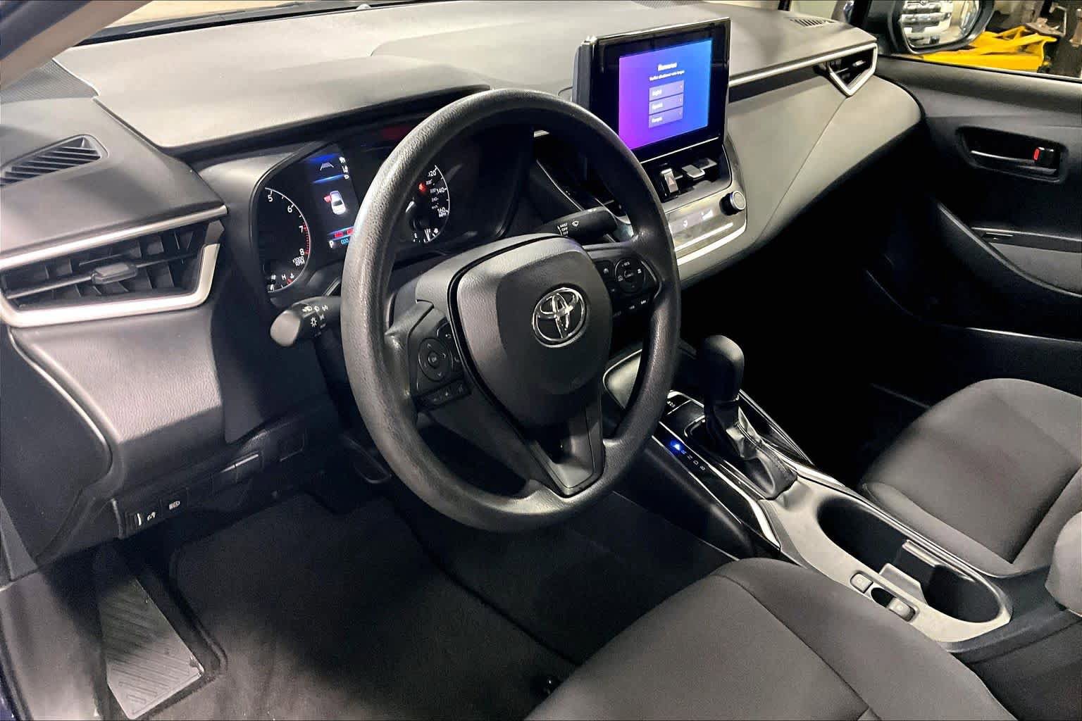 Used 2023 Toyota Corolla LE w/ Carpet Mat Package (TMS) FWD image 16