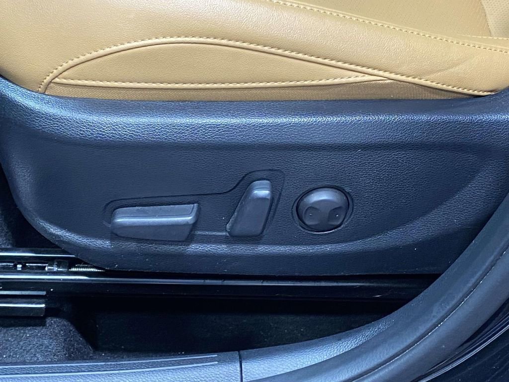 Used 2024 Kia Seltos EX image 16