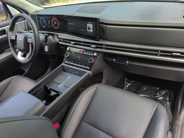 Used 2025 Hyundai Santa Fe SEL FWD image 32