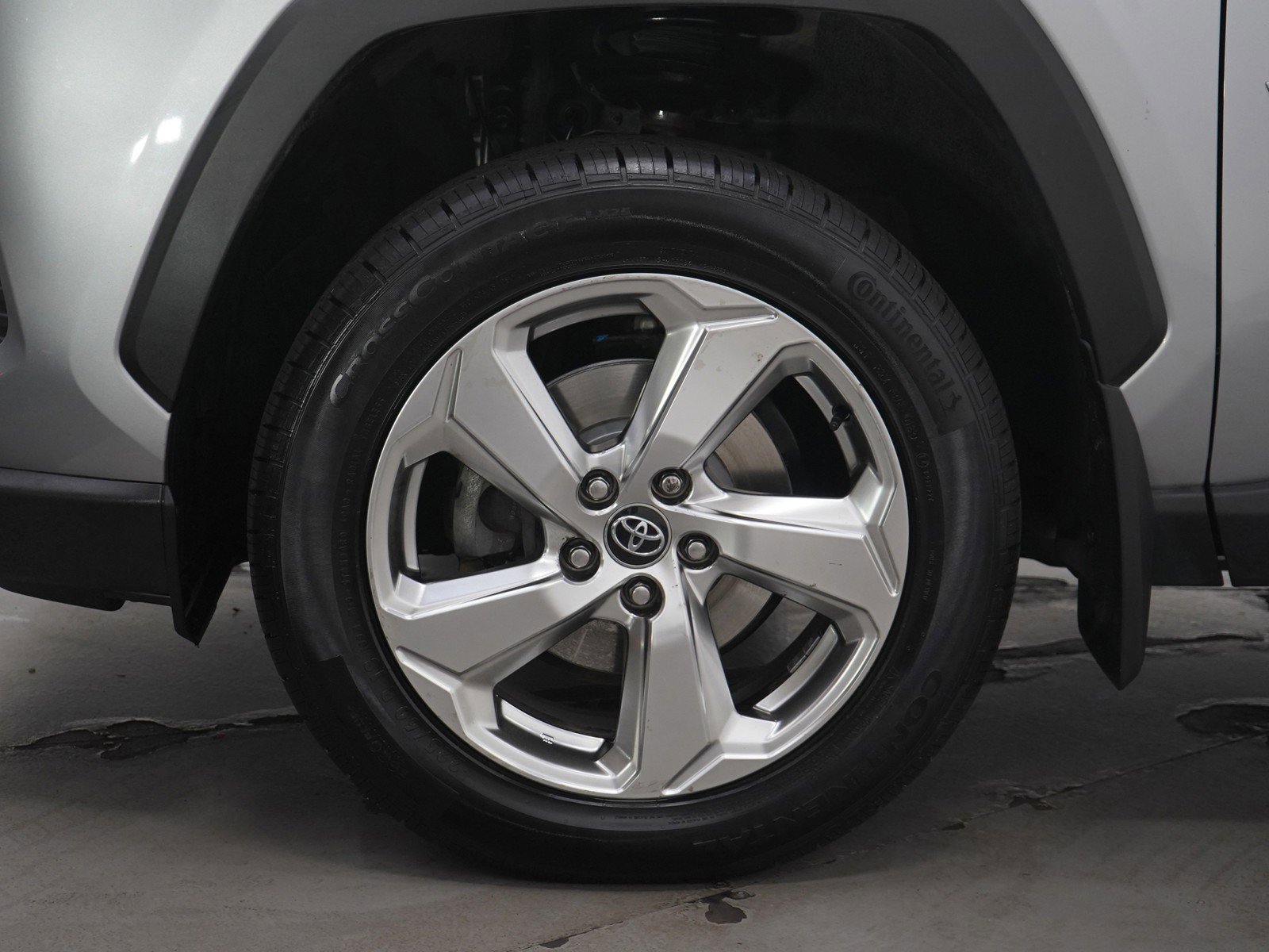 Used 2020 Toyota RAV4 Limited image 29