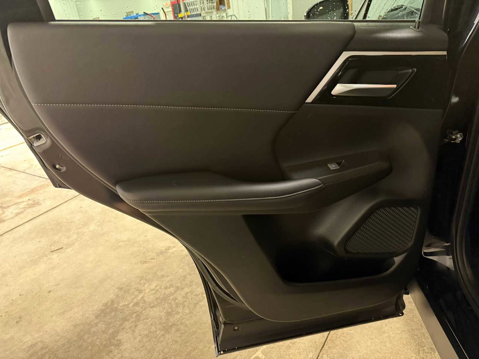 Used 2024 Mitsubishi Outlander SE AWD/4WD image 24