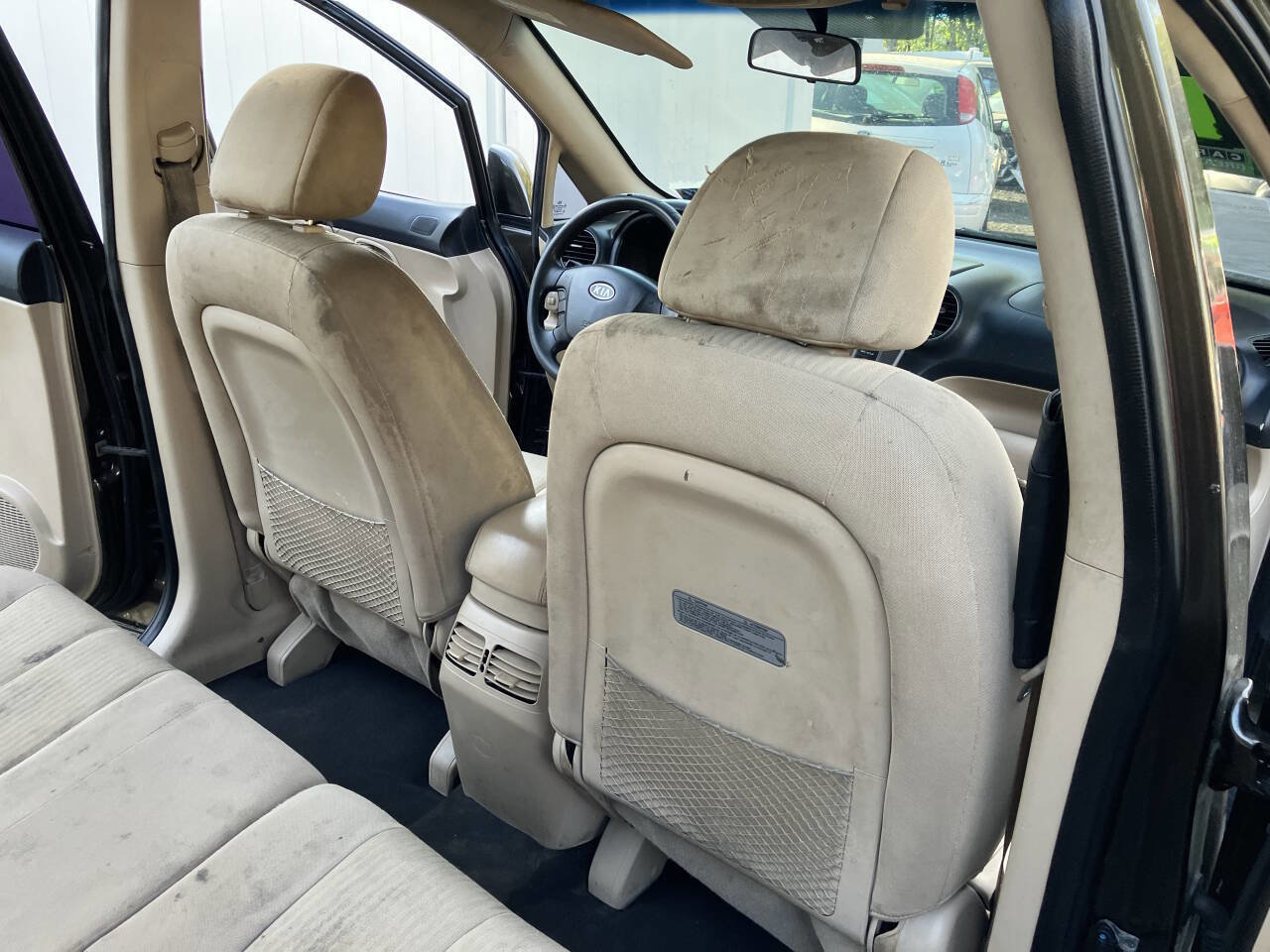 Used 2009 Kia Rondo LX image 36