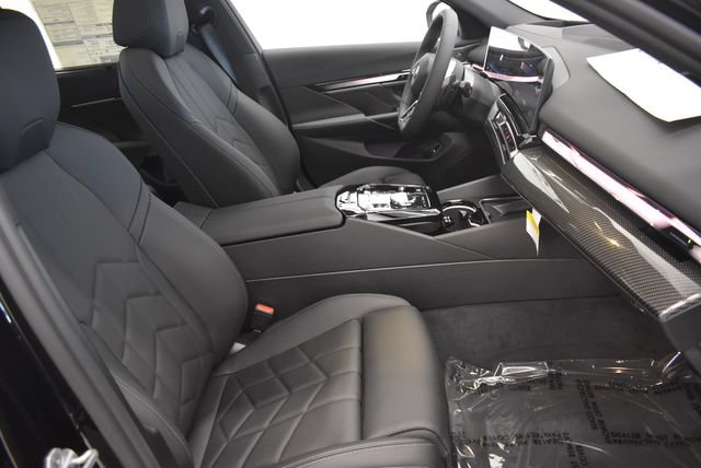 New 2027 BMW 550e xDrive w/ Executive Package AWD/4WD image 19