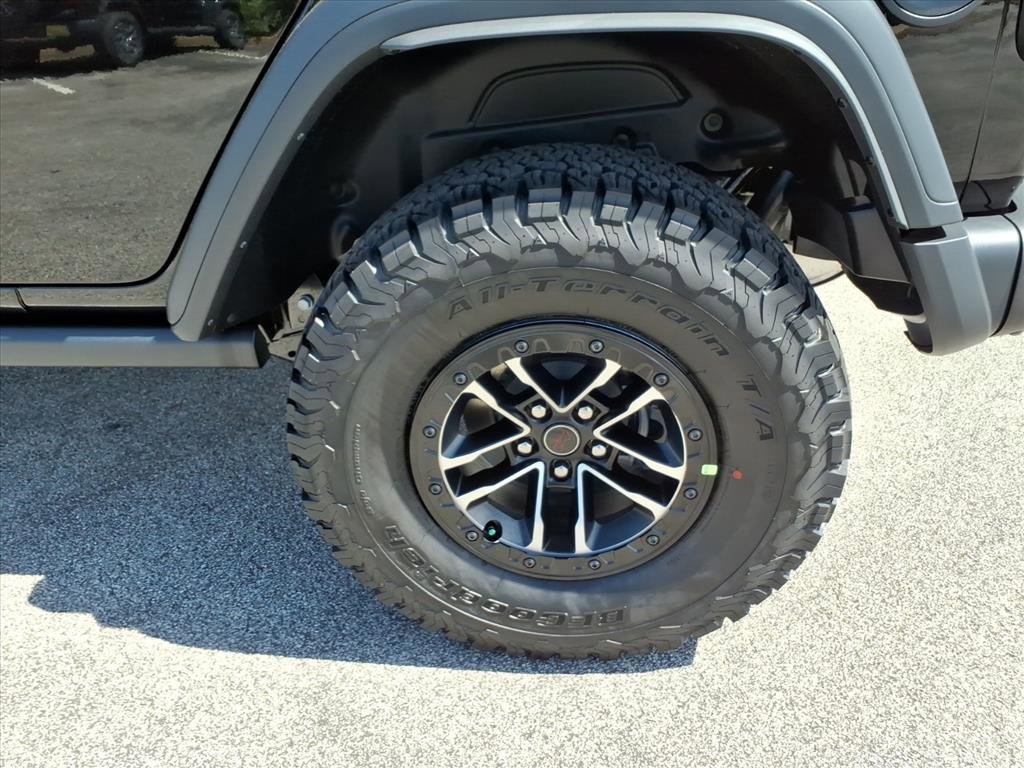 New 2025 Jeep Wrangler Unlimited Rubicon w/ XTREMEE 35" Tire Package image 9