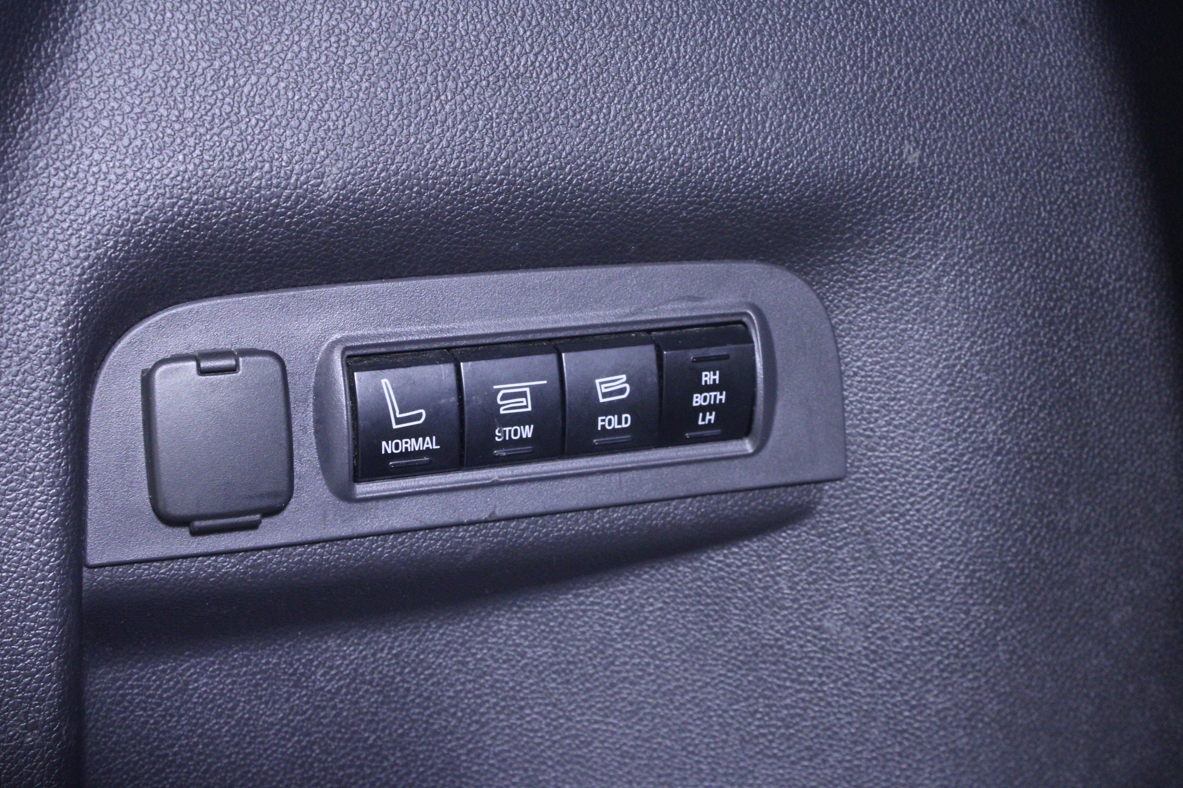 Used 2011 Ford Explorer Limited w/ 302A Rapid Spec Order Code image 12