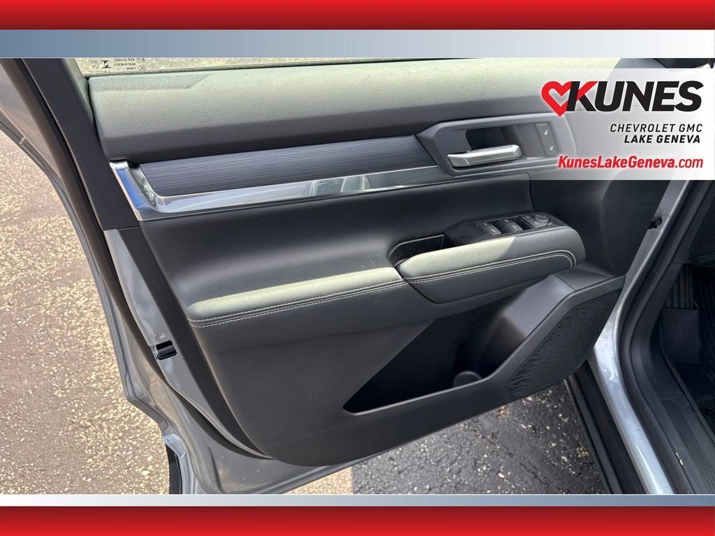 New 2027 GMC Terrain Elevation w/ LPO, Floor Liner Package AWD/4WD image 15