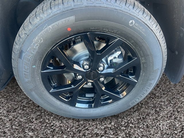 New 2026 Jeep Grand Cherokee Altitude image 14