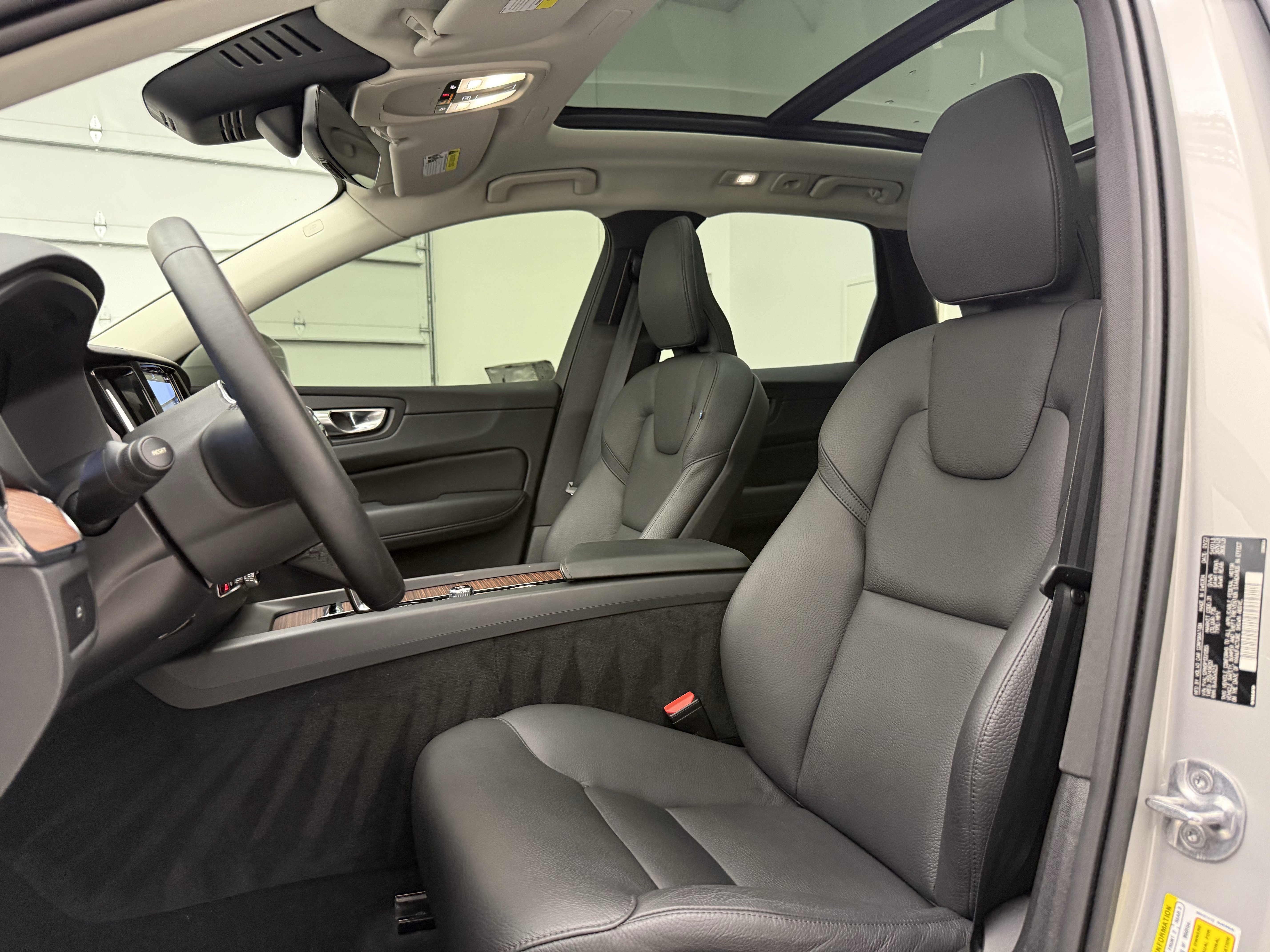 Certified 2023 Volvo XC60 B5 Plus w/ Climate Package AWD/4WD image 13