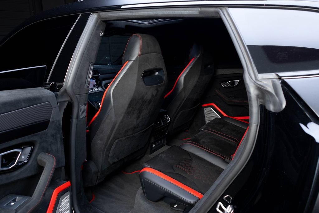 Used 2024 Lamborghini Urus Performante AWD/4WD image 74