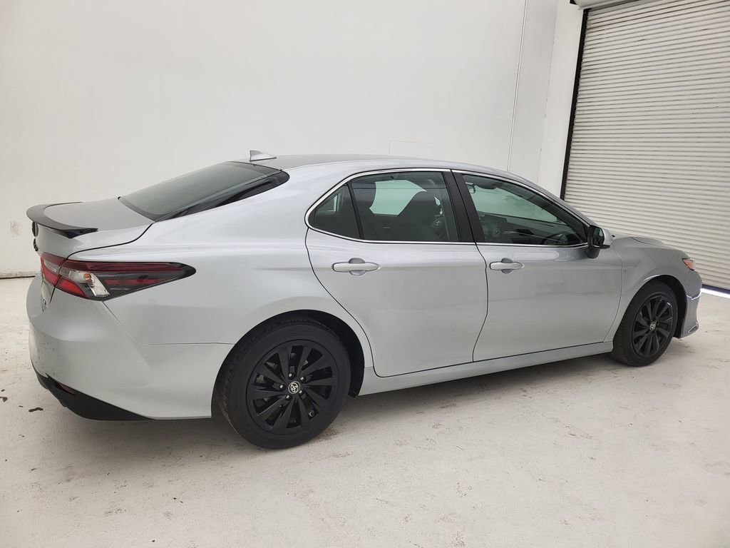 Used 2022 Toyota Camry LE image 12