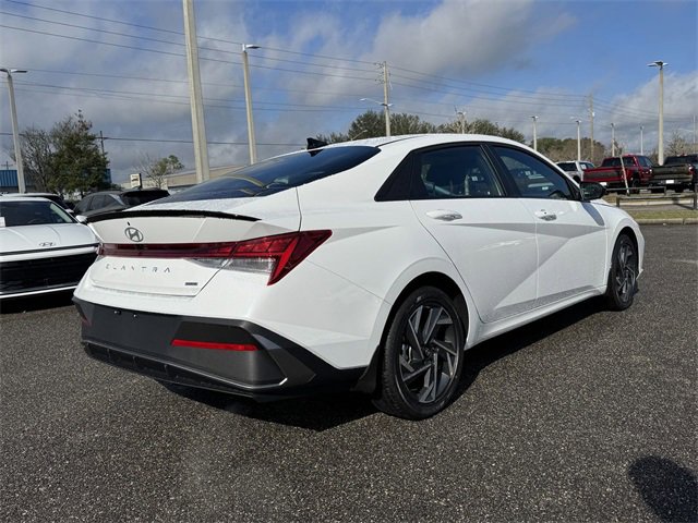 New 2025 Hyundai Elantra SEL image 3