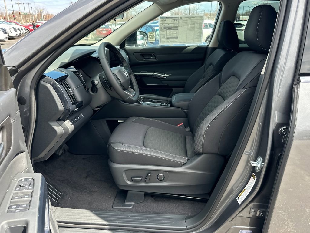 New 2026 Nissan Pathfinder SV image 9