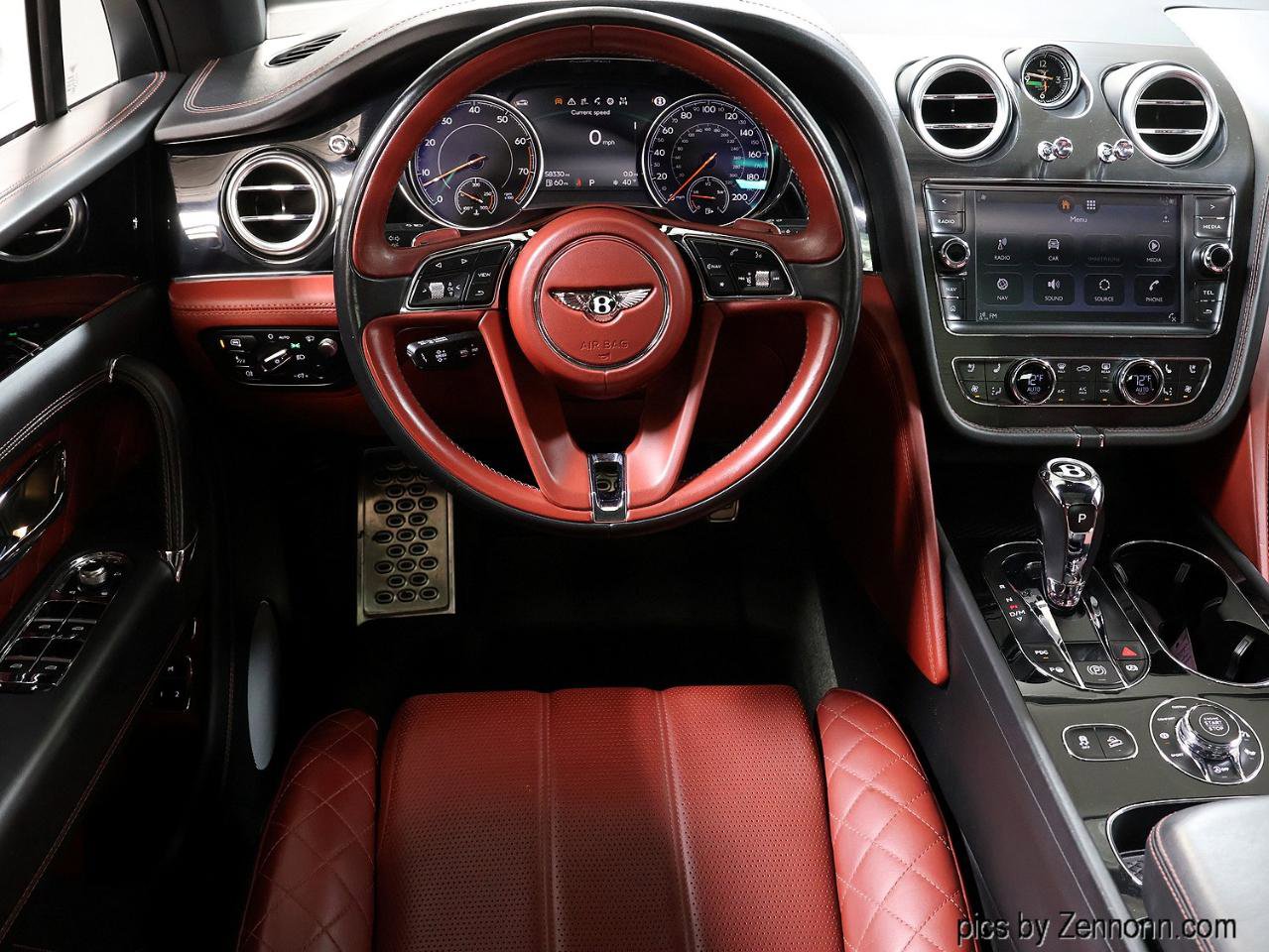 Used 2017 Bentley Bentayga image 18