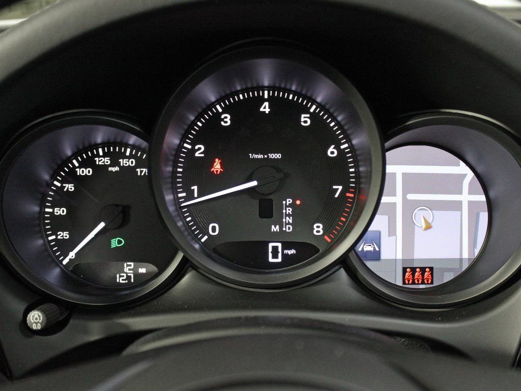 Certified 2025 Porsche Macan image 22