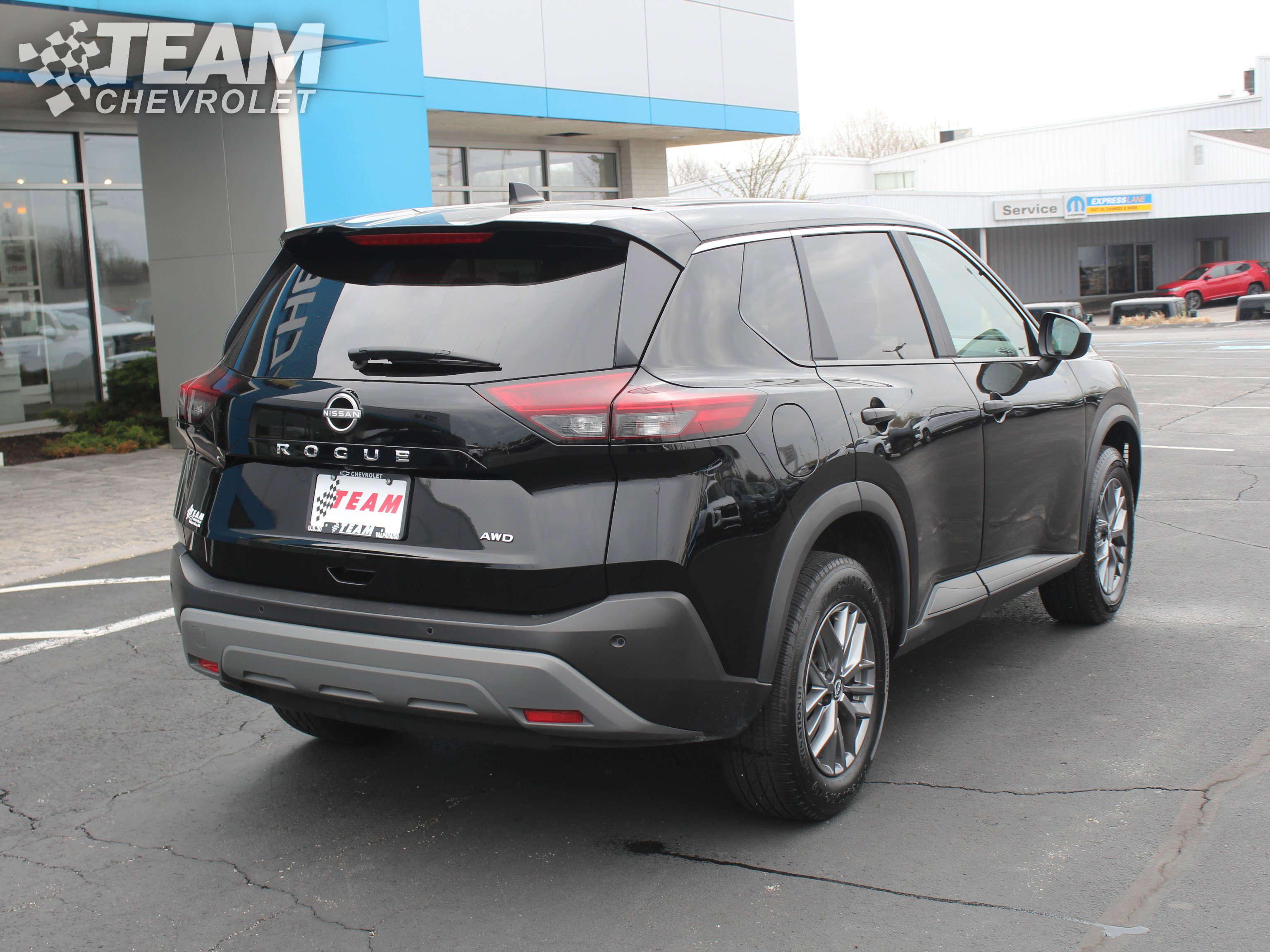 Used 2023 Nissan Rogue S AWD/4WD image 4