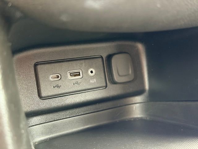 Used 2019 Chevrolet Equinox LT w/ Driver Convenience Package image 17