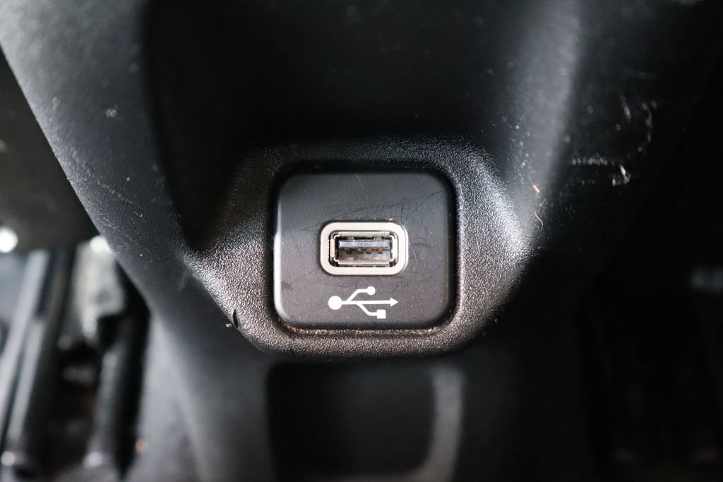 Used 2019 Jeep Renegade Latitude FWD image 36
