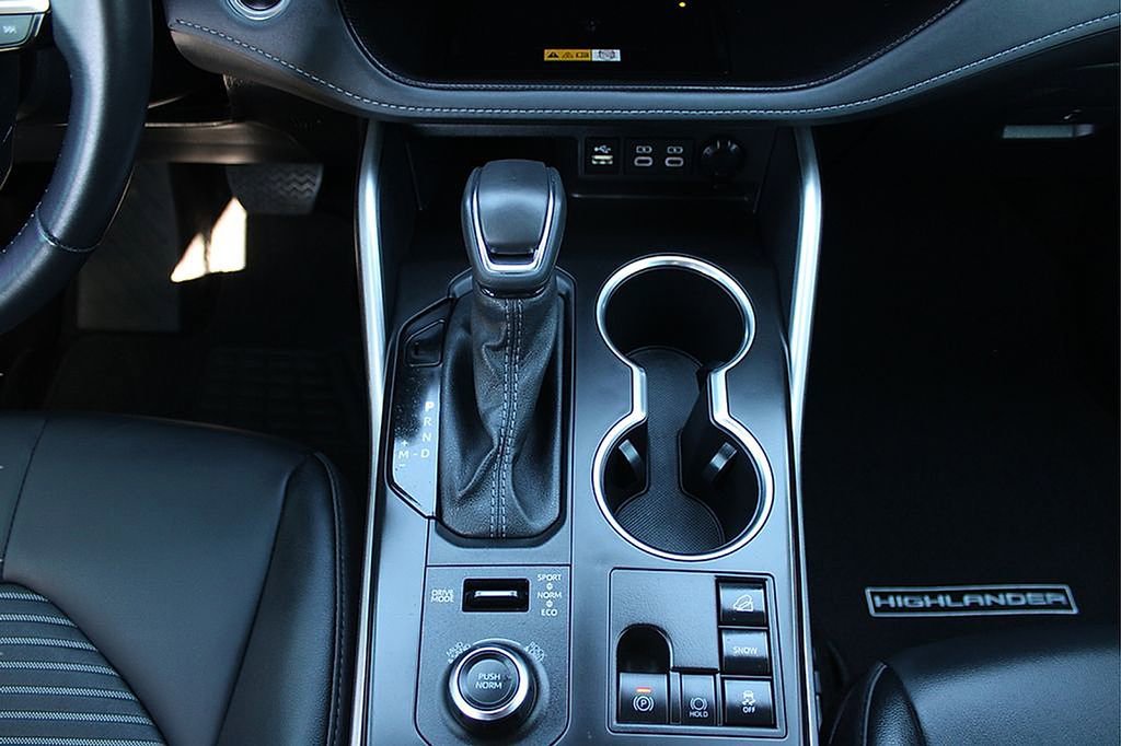 Used 2025 Toyota Highlander XSE image 21