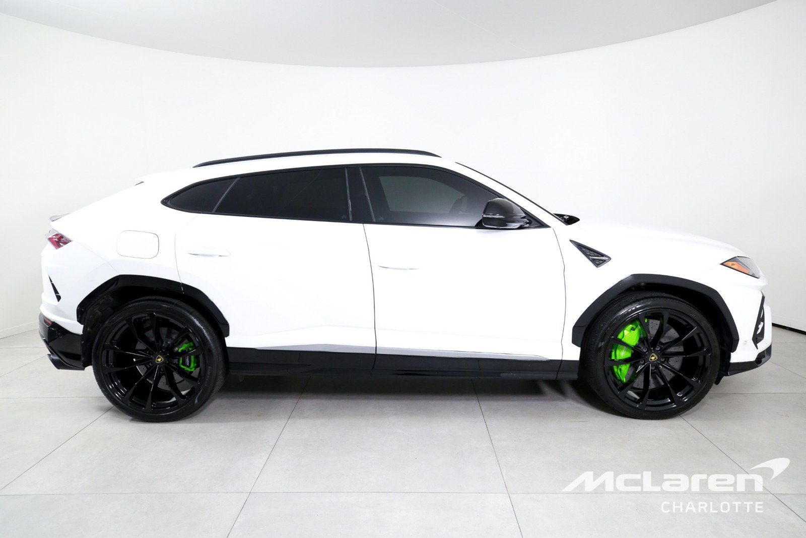 Used 2019 Lamborghini Urus AWD/4WD image 9