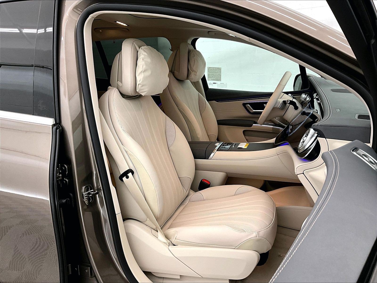 New 2026 Mercedes-Benz EQS 400 4MATIC SUV image 5