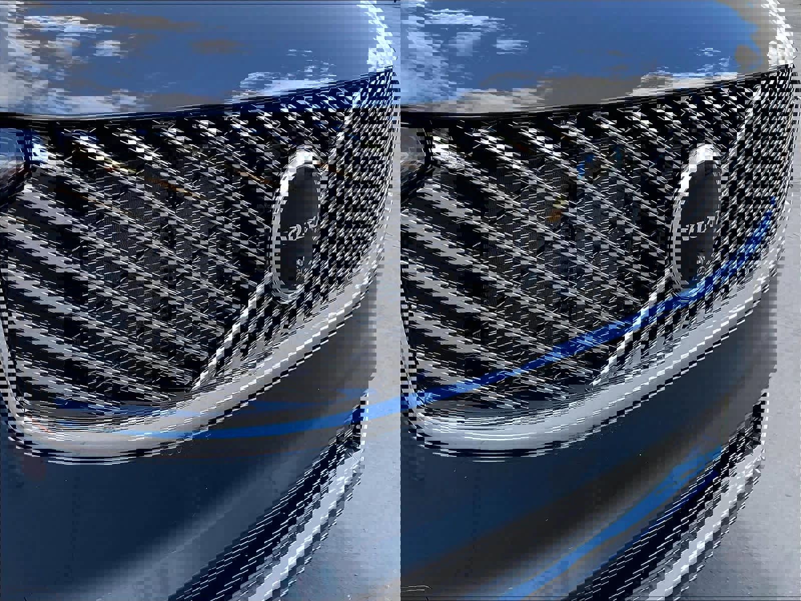 New 2026 Volvo XC90 T8 Plus w/ Protection Package Premier image 34