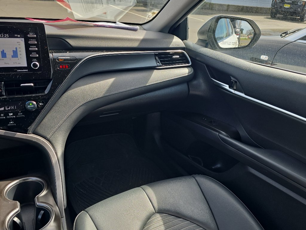 Certified 2022 Toyota Camry SE image 18