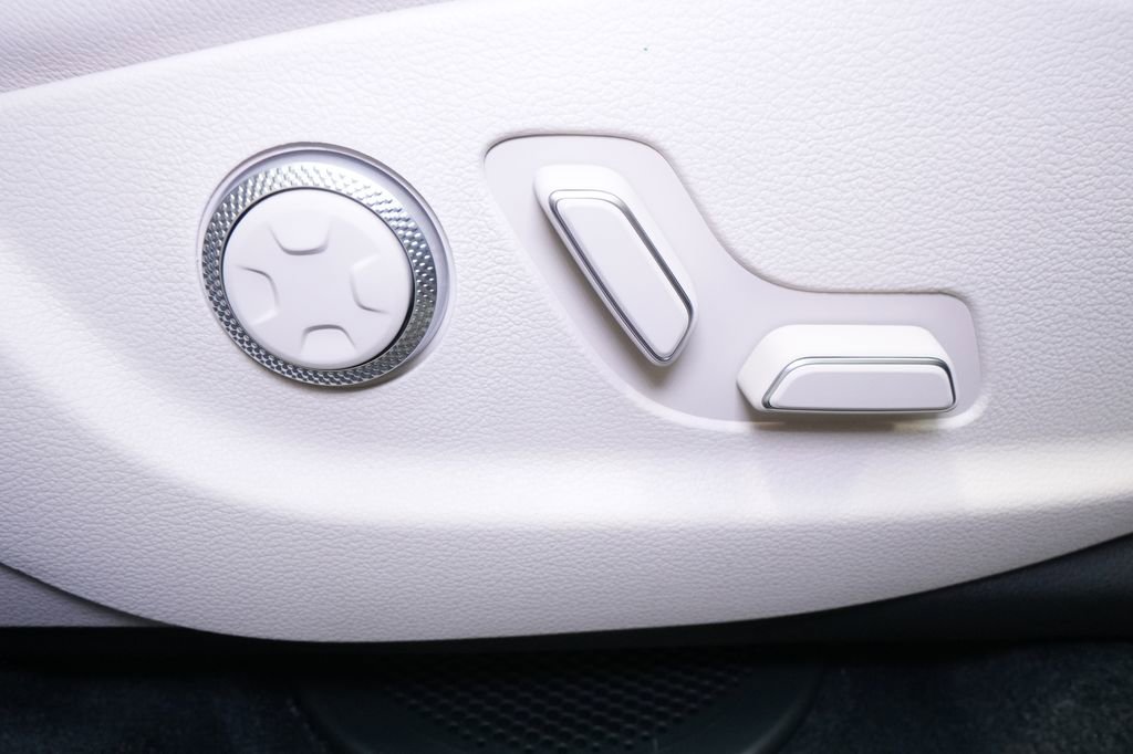 New 2026 Genesis GV80 2.5T Advanced image 36