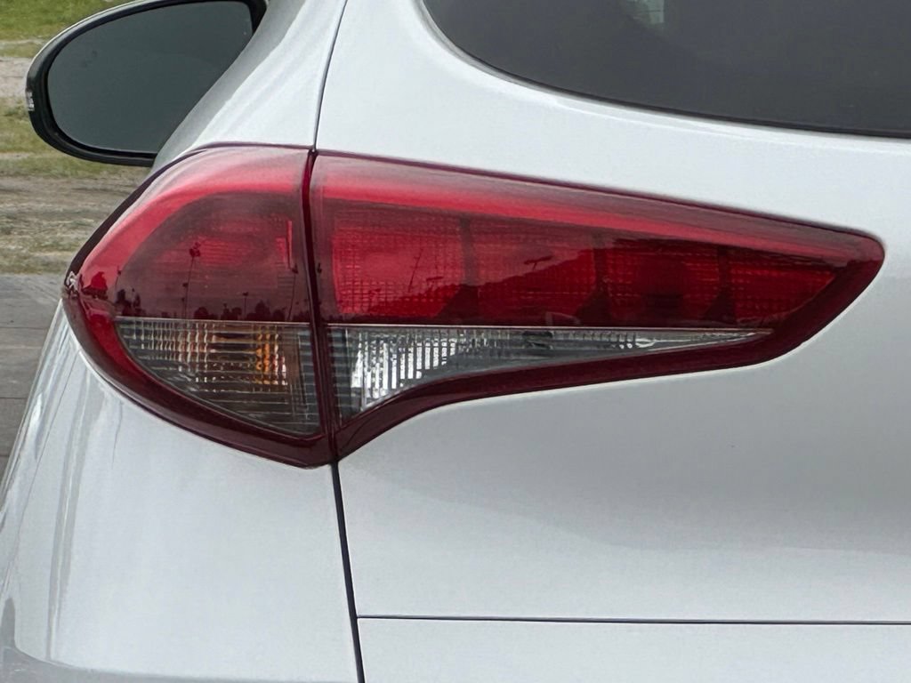Used 2018 Hyundai Tucson Value w/ Cargo Package AWD/4WD image 11